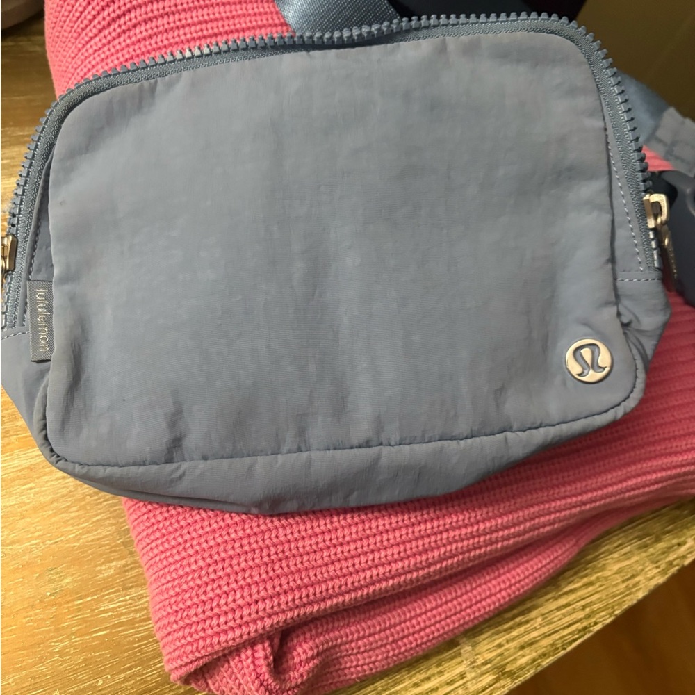 lululemon athletica navy blue crossbody pouch